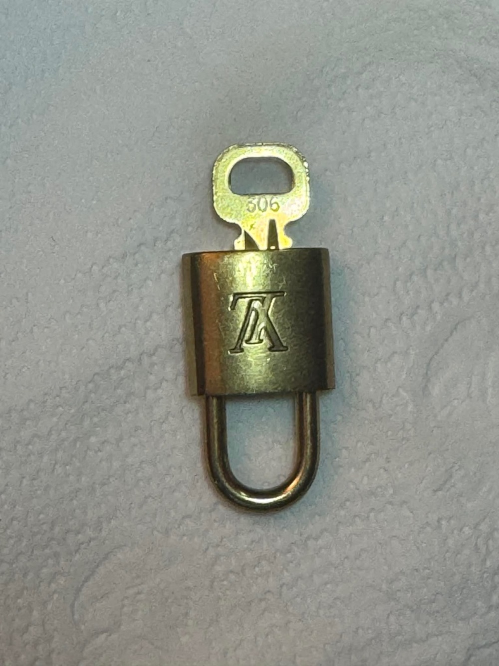 Louis Vuitton Padlock and key set for Alma, Speedy, keepall